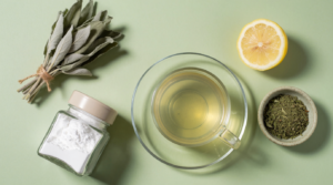 rimedi naturali contro la sudorazione eccessiva: salvia, bicarbonato, tè verde