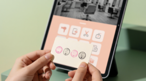 Carta fedeltà a timbri accanto a un'app digitale per saloni di bellezza